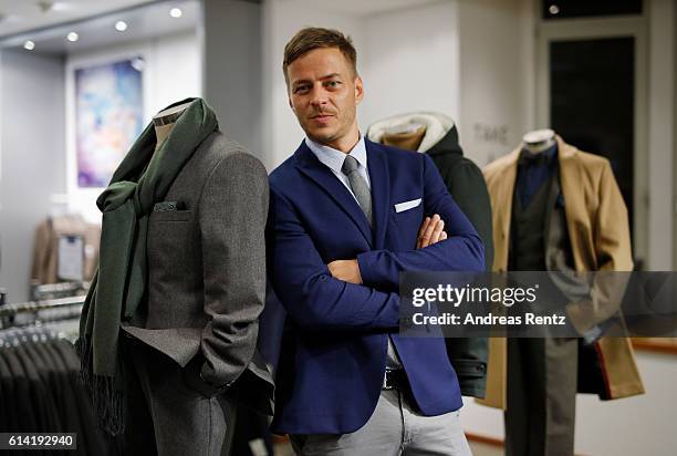 Tom Wlaschiha, dressed by ANSONS'S attends ANSON'S Maennerabend on October 12, 2016 in Hamburg, Germany.