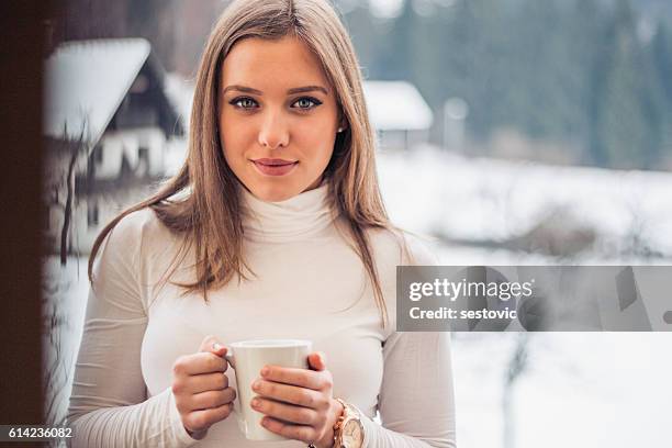 beautiful happy smiling winter woman with mug - chocolate face imagens e fotografias de stock