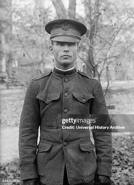 Army Captain in Uniform, Portrait, USA, circa 1916.