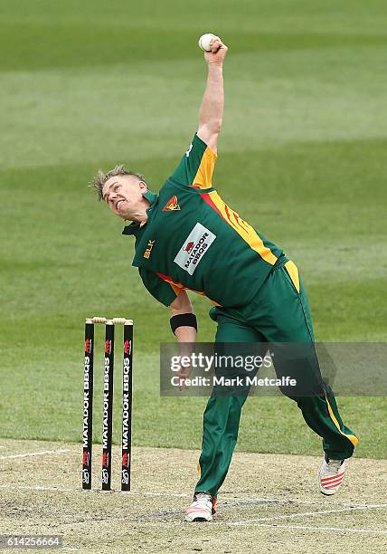 Xavier Doherty of the Tigers bowls during the Matador BBQs One Day Cup match between Victoria and Tasmania at North Sydney Oval on October 13, 2016...