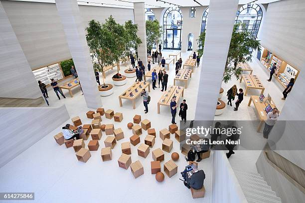 General view of the interior of the upgraded Apple store on Regent Street on October 13, 2016 in London, England. Regent Street was Apple's first...