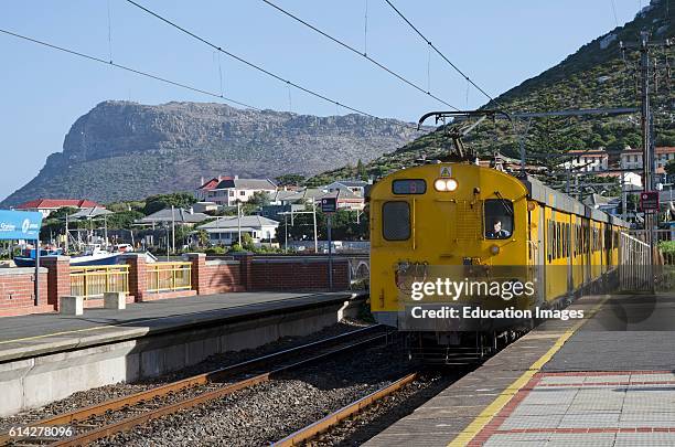 Cape Train Ride 120 Cape Town Railway Station Stock Photos, High-Res Pictures, and ...