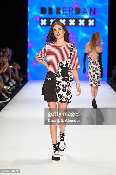 Model walks the runway at the DB Berdan show during Mercedes-Benz Fashion Week Istanbul at Zorlu Center on October 13, 2016 in Istanbul, Turkey.