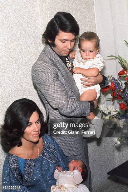 The Spanish singer Raphael with his wife the journalist Natalia Figueroa, and his sons James and Aljandra Madrid, Spain. .