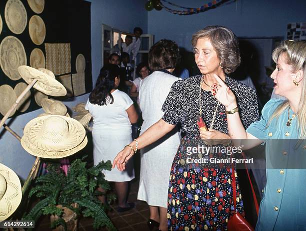 In her official trip to Paraguay,the Spanish Queen Sofia visit the settlement 'Villa Santander', 24th October 1990, Limpio, Paraguay. .