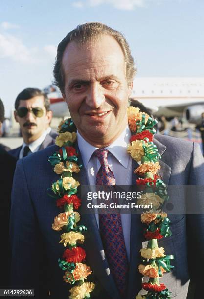 In his official trip to Zimbabwe the Spanish King Juan Carlos of Borbon with a wreath Harare, Zimbabwe. .