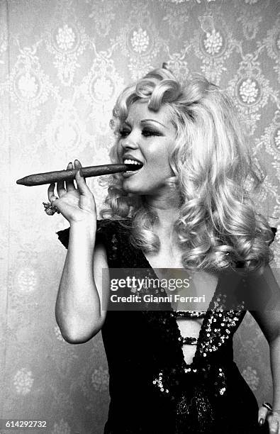 Morena Singer 940 Morena (Singer) Stock Photos, High-Res Pictures, and Images - Getty ...