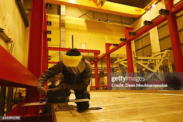 General view as the second ICARUS cryostat is being welded and put together by skilled staff in Building 191 within The European Organization for...