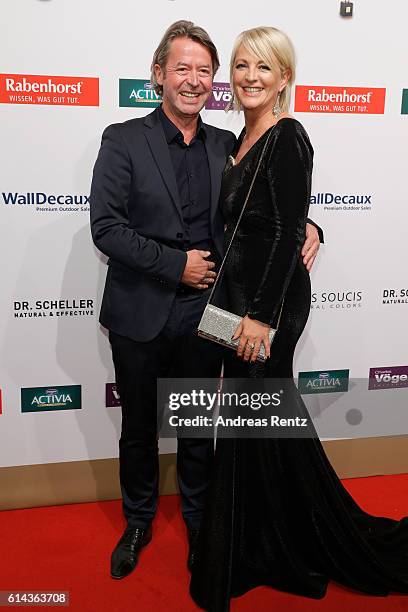 Ulla Kock am Brink and her boyfriend Peter Fissenewert attend the 'Goldene Bild der Frau' award at Stage Theater on October 13, 2016 in Hamburg,...