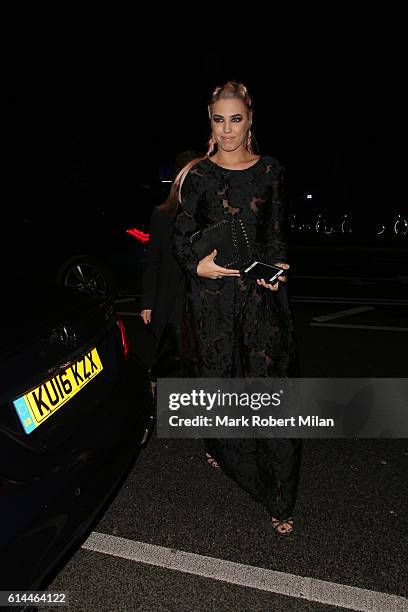 Amber Le Bon arriving the UNICEF Halloween Ball on October 13, 2016 in London, England.