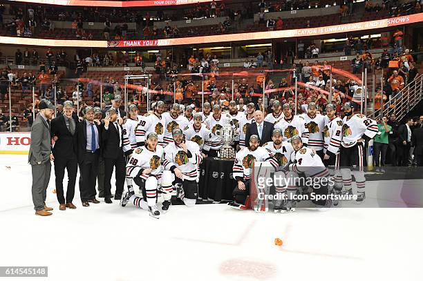 The Blackhawks pose with the Campbell Bowl after defeating the Ducks to win the Western Conference during game 7 of the NHL Western Conference Final...