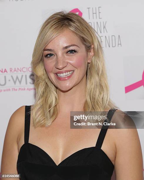 Actress Abby Elliott attends The Pink Agenda's 2016 Gala held at Three Sixty on October 13, 2016 in New York City.