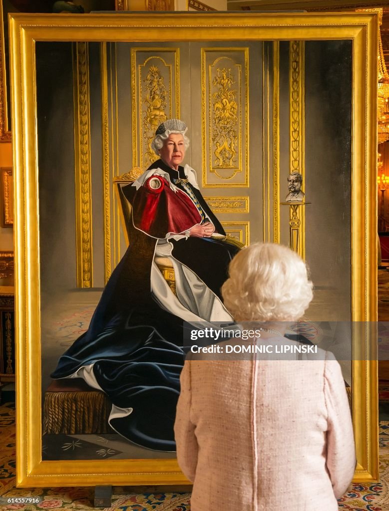 TOPSHOT-BRITAIN-ROYALS-ART