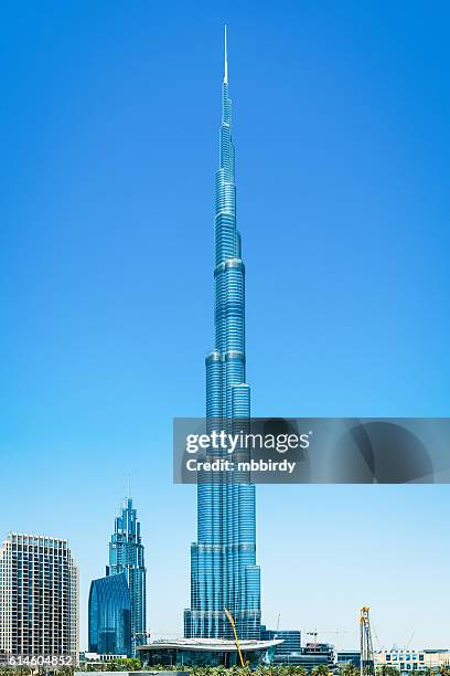 wolkenkratzer burj khalifa, dubai - burj khalifa stock-fotos und bilder