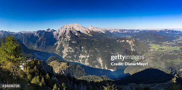 köngissee im nationalpark berchtesgaden - vom berg jenner aus gesehen - bergsee stock-fotos und bilder