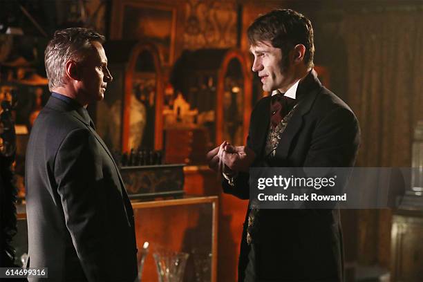 Strange Case" - The Evil Queen and Hyde continue on their quest to steal Dr. Jekyll's serum; Snow looks forward to her first day back as a school...