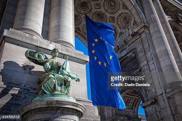 european flag at jubel park - city of brussels stockfoto's en -beelden