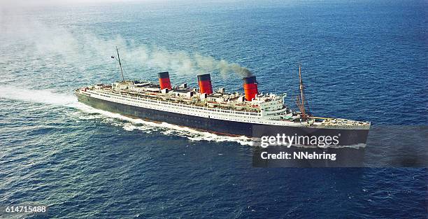 rms queen mary - ocean liner stock pictures, royalty-free photos & images