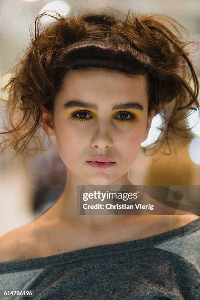 Backcombed Magazine Backcombing Hair Photos and Premium High Res Pictures - Getty Images