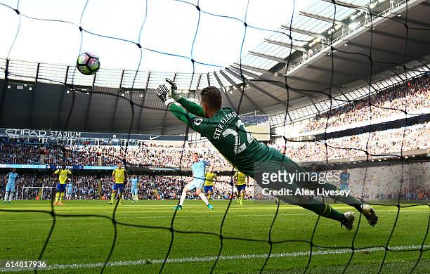 Maarten Stekelenburg of Everton saves Kevin De Bruyne of Manchester City penalty during the Premier League match between Manchester City and Everton...