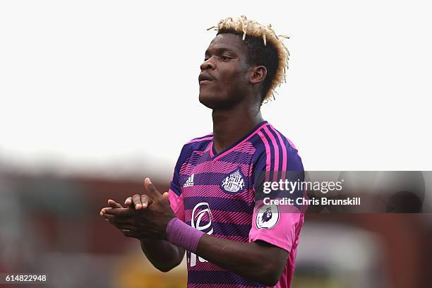 Dider Ndong of Sunderland claps the fans after the final whistle during the Premier League match between Stoke City and Sunderland at Bet365 Stadium...