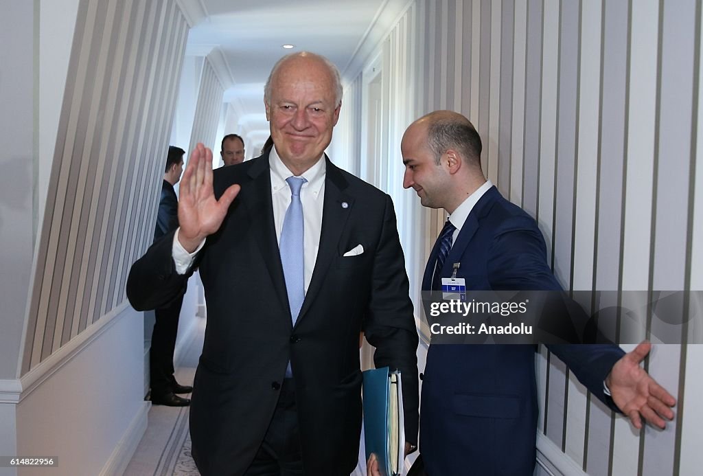New talks to end Syria conflict begins in Switzerland