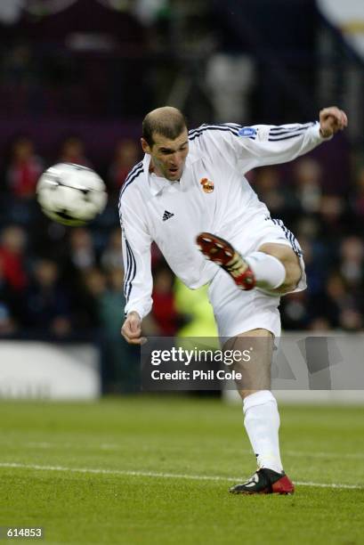 Zinedine Zidane of Real Madrid scores a wonderful goal during the UEFA Champions League Final between Real Madrid and Bayer Leverkusen played at...