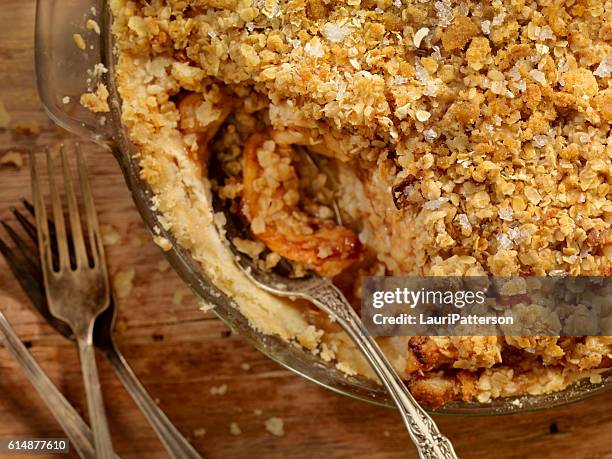 apple pie crumble - cobbler stock pictures, royalty-free photos & images