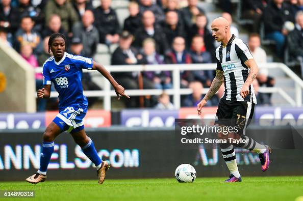 Newcastle United v Brentford - Sky Bet Championship Newcastle United v Brentford - Sky Bet Championship