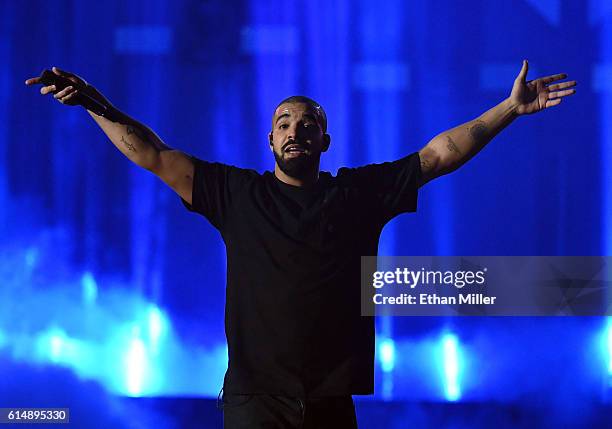 Recording artist Drake performs at the 2016 iHeartRadio Music Festival at T-Mobile Arena on September 23, 2016 in Las Vegas, Nevada.