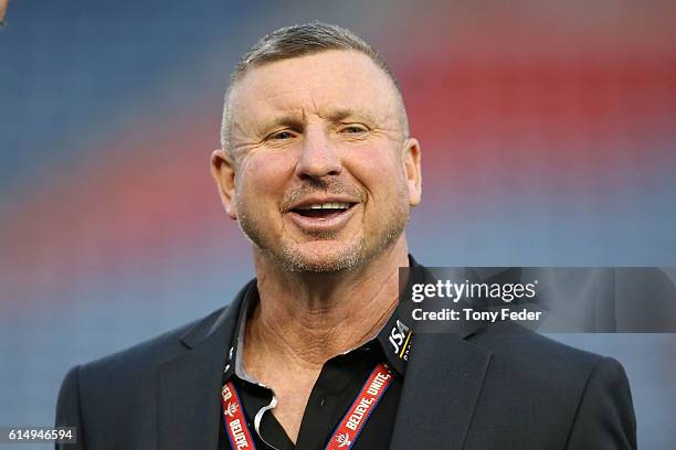 Mark Jones coach of the Jets during the round two A-League match between the Newcastle Jets and the Brisbane Roar at Hunter Stadium on October 16,...