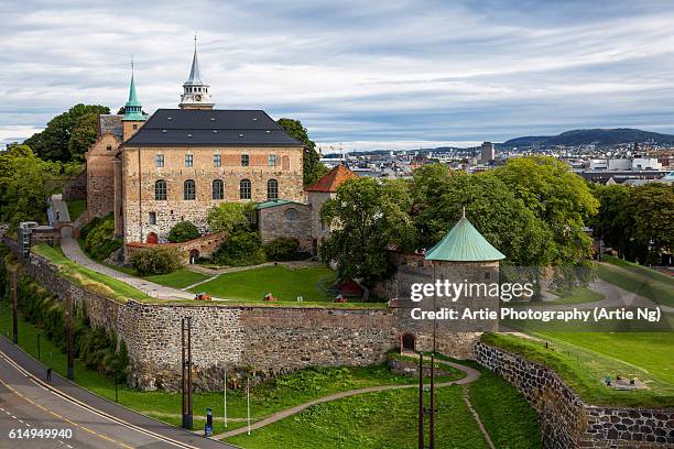 view of akershus castle and fortress (akershus slott), oslo, ostlandet, norway - akershus festning stock pictures, royalty-free photos & images