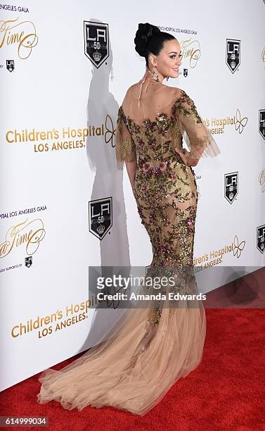 Singer Katy Perry arrives at the 2016 Children's Hospital Los Angeles "Once Upon a Time" Gala at the L.A. Live Event Deck on October 15, 2016 in Los...