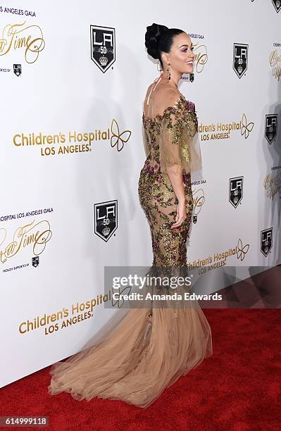 Singer Katy Perry arrives at the 2016 Children's Hospital Los Angeles "Once Upon a Time" Gala at the L.A. Live Event Deck on October 15, 2016 in Los...