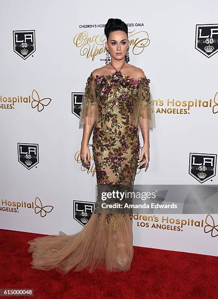 Singer Katy Perry arrives at the 2016 Children's Hospital Los Angeles "Once Upon a Time" Gala at the L.A. Live Event Deck on October 15, 2016 in Los...