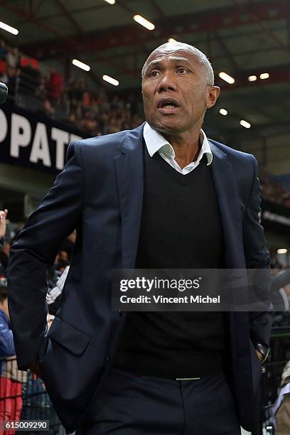 Antoine Kombouare of Guingamp during the Ligue 1 match between EA Guingamp and Lille OCS at Stade du Roudourou on October 15, 2016 in Guingamp,...