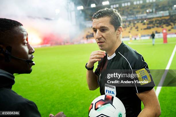 Bojan Pandzic waiting for the flairs to burn prior the Allsvenskan match between IF Elfsborg and Helsingborgs IF at Boras Arena on October 16, 2016...