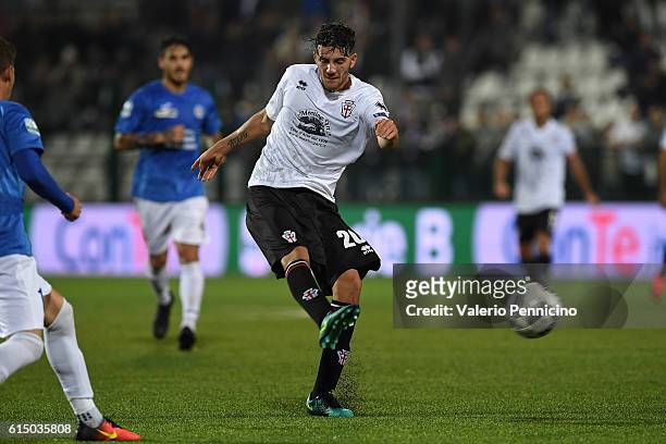 Simone Emmanuello of FC Pro Vercelli scores the goal of the victory during the Serie B match between FC Pro Vercelli and Novara Calcio at Stadio...