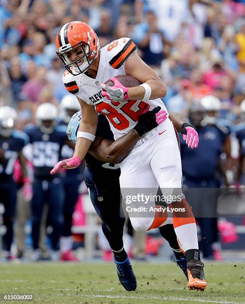 Gary Barnidge of the Cleveland Browns runs with the ball during the game against the Tennessee Titans at Nissan Stadium on October 16, 2016 in...