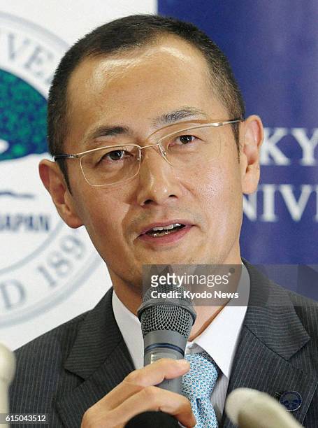 Japan - Kyoto University professor Shinya Yamanaka holds a press conference in Kyoto on Oct. 8 after the Nobel Assembly at Sweden's Karolinska...