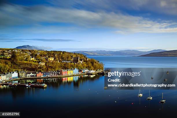 tobermory view. isle of mull. scotland - mull stockfoto's en -beelden