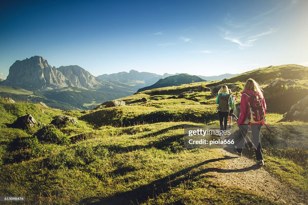 Adventures on the mountain: women together