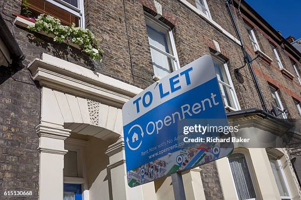 Let Board Example 1,946 To Let Board Stock Photos, High-Res Pictures, and Images - Getty ...