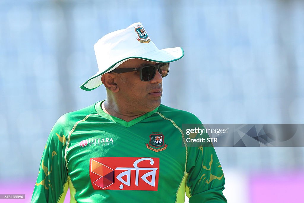 CRICKET-BAN-ENG-TRAINING
