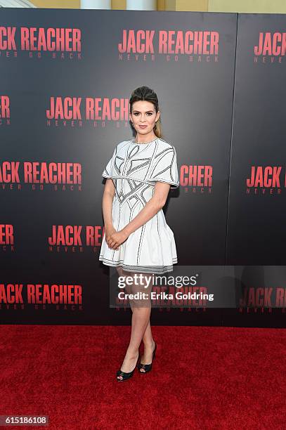 Carly Steel attends the fan screening of the Paramount Pictures title "Jack Reacher: Never Go Back", on October 16, 2016 at the AMC Elmwood in New...