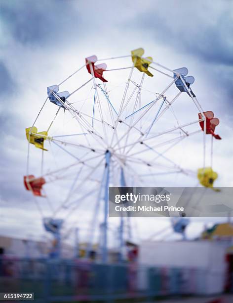 ferris wheel - ferris wheel stock pictures, royalty-free photos & images