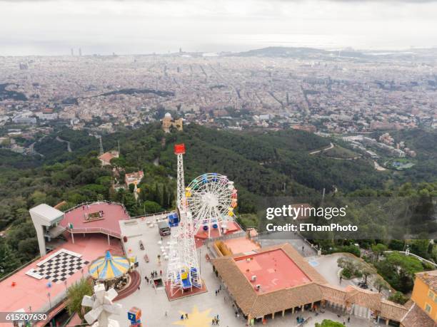 tibidabo amusement park - tibidabo fotografías e imágenes de stock