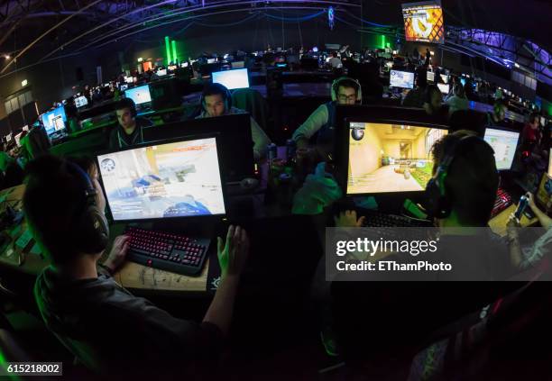 Lan Gaming Computer 88 Lan Gamer Stock Photos, High-Res Pictures, and Images - Getty Images