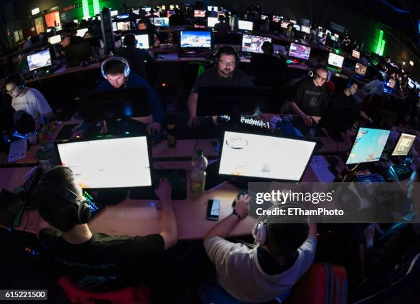 Computer Conventions Gaming Conventions Photos and Premium High Res Pictures - Getty Images