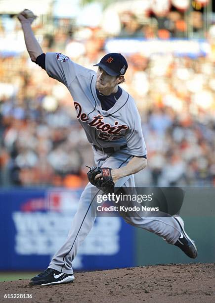 United States - Detroit Tigers starter Doug Fister pitches during Game 2 of the major league World Series against the San Francisco Giants at AT&T...